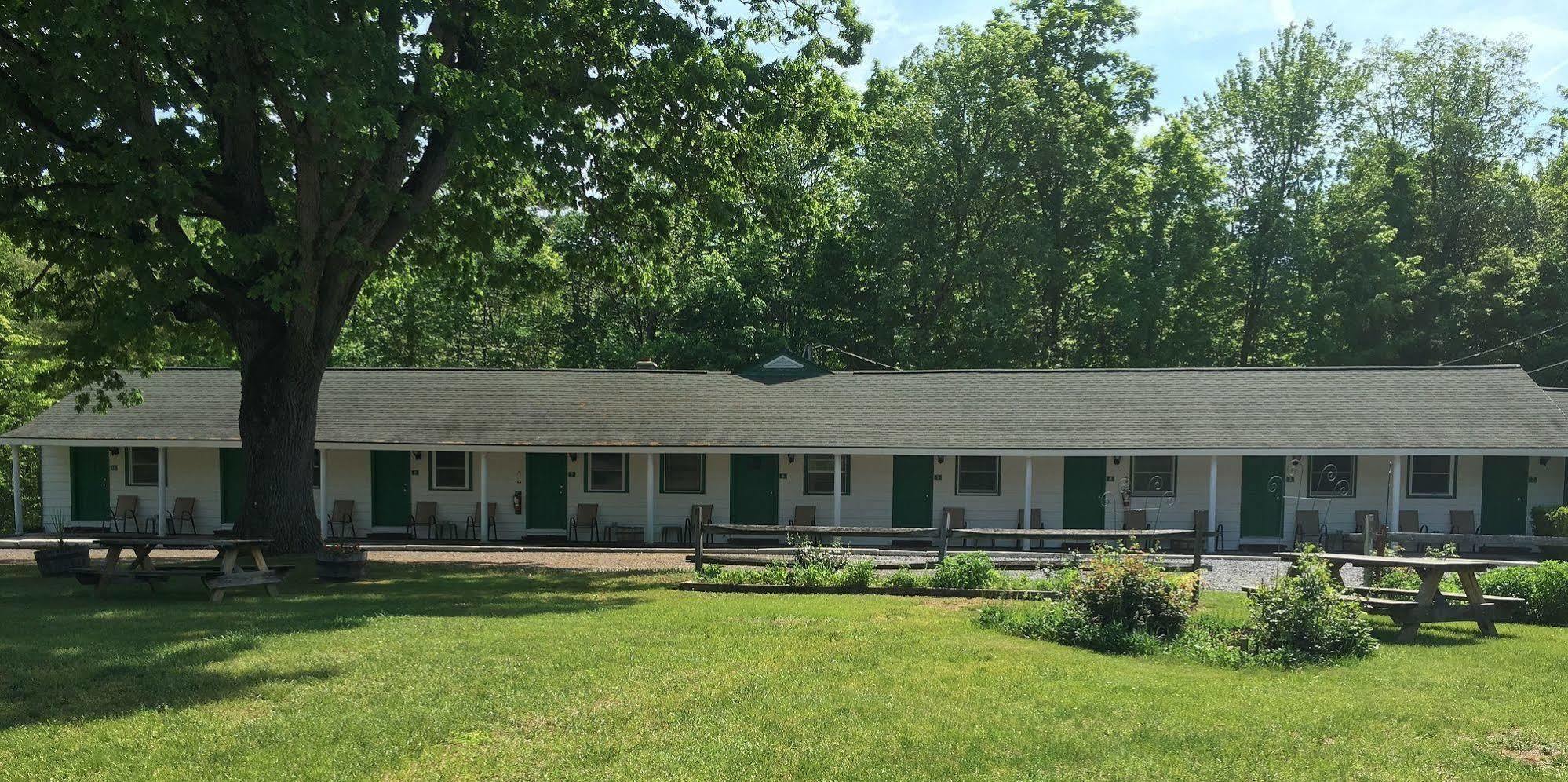 Mcgregor Inn Motel Wilton 외부 사진